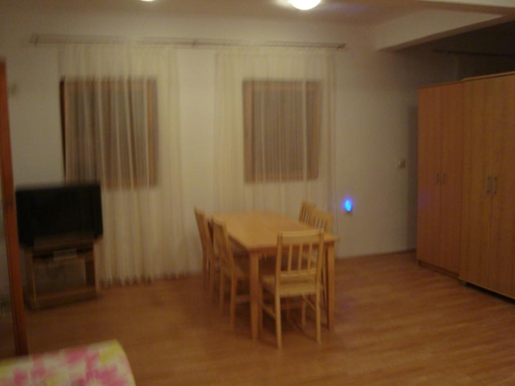 Apartments Kuss Novalja Zimmer foto